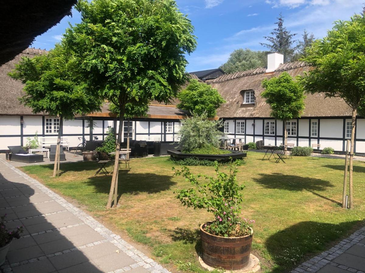Slangerupgaard Bed & Breakfast Fakse Ladeplads ภายนอก รูปภาพ